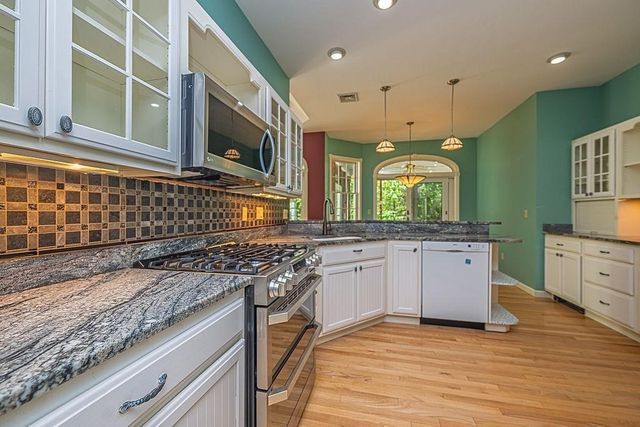 63 Olympia St, Moultonborough, NH 03254