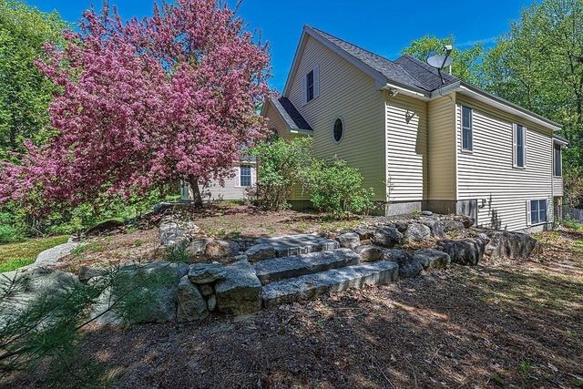 63 Olympia St, Moultonborough, NH 03254