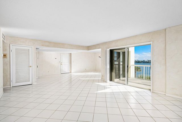 2600 N Flagler Drive 407, West Palm Beach, FL 33407