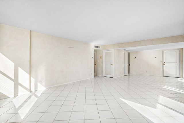 2600 N Flagler Drive 407, West Palm Beach, FL 33407