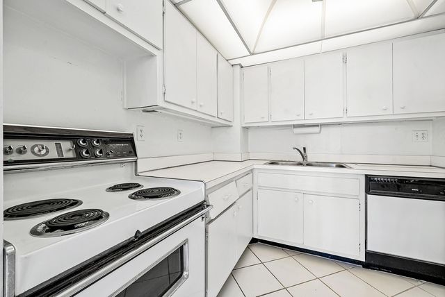 2600 N Flagler Drive 407, West Palm Beach, FL 33407