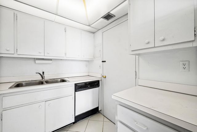 2600 N Flagler Drive 407, West Palm Beach, FL 33407