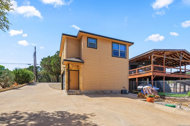 2633 LAKEVIEW DR, Canyon Lake, TX 78133