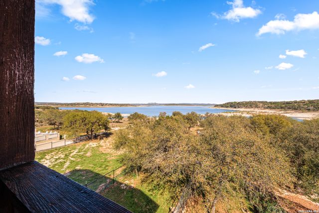 2633 LAKEVIEW DR, Canyon Lake, TX 78133