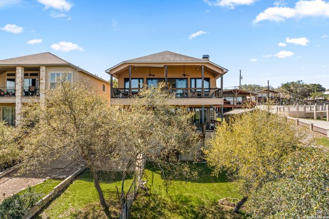 2633 LAKEVIEW DR, Canyon Lake, TX 78133