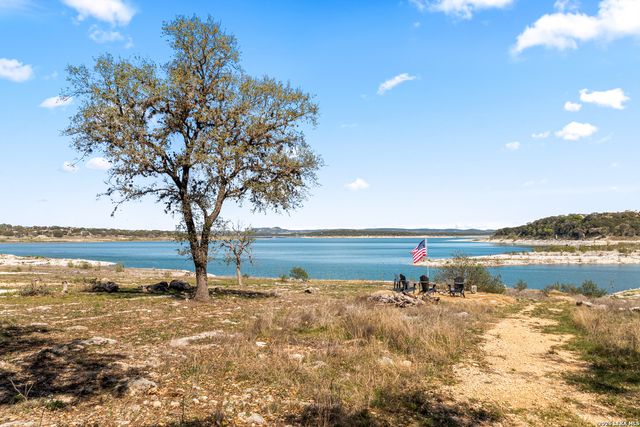 2633 LAKEVIEW DR, Canyon Lake, TX 78133