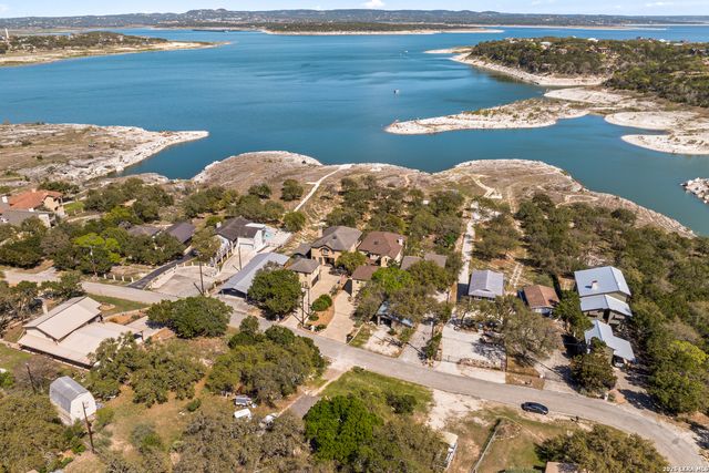 2633 LAKEVIEW DR, Canyon Lake, TX 78133