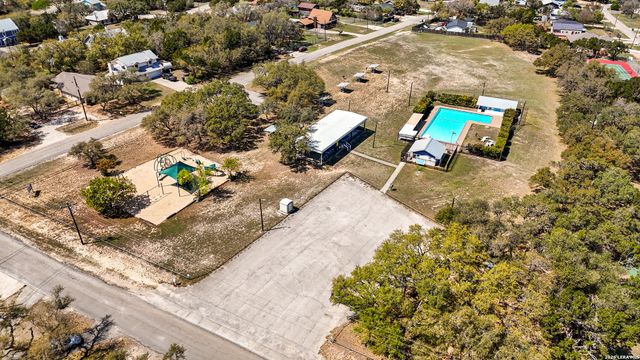 2633 LAKEVIEW DR, Canyon Lake, TX 78133