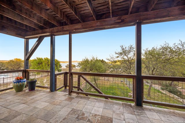 2633 LAKEVIEW DR, Canyon Lake, TX 78133