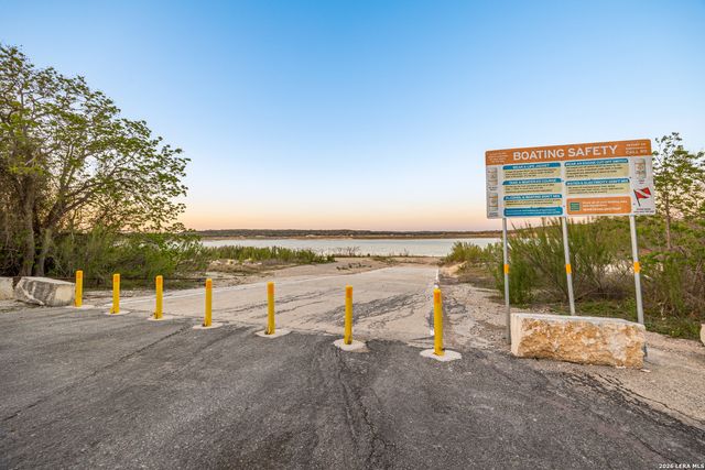 2633 LAKEVIEW DR, Canyon Lake, TX 78133