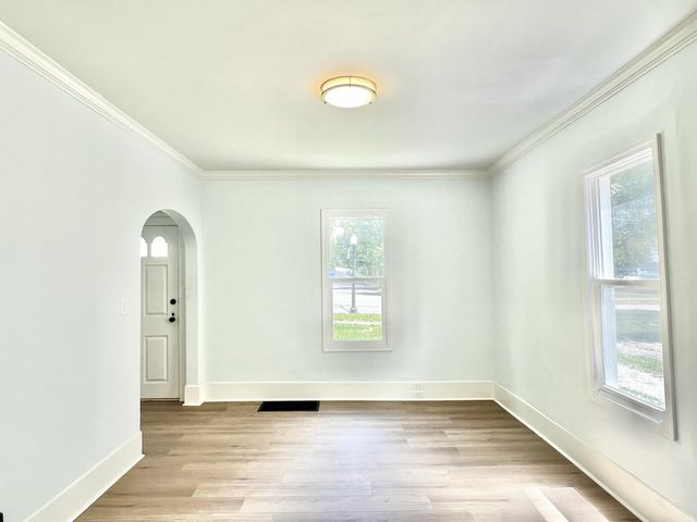 110 Hillsdale Street, Hillsdale City, MI 49242