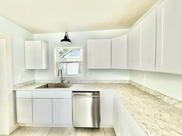 110 Hillsdale Street, Hillsdale City, MI 49242