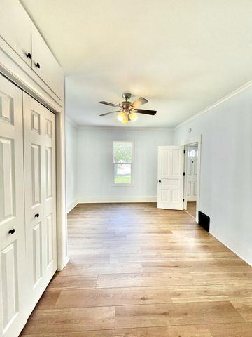 110 Hillsdale Street, Hillsdale City, MI 49242
