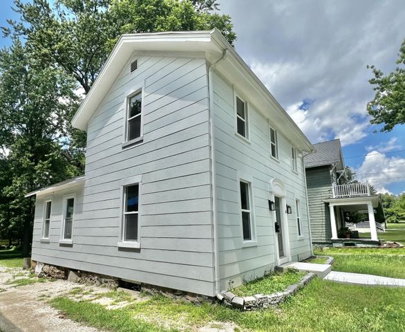 110 Hillsdale Street, Hillsdale City, MI 49242
