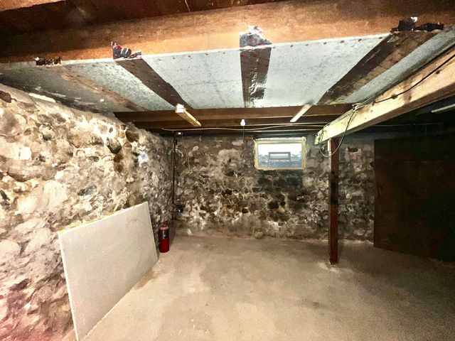 110 Hillsdale Street, Hillsdale City, MI 49242