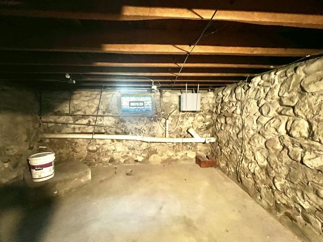 110 Hillsdale Street, Hillsdale City, MI 49242
