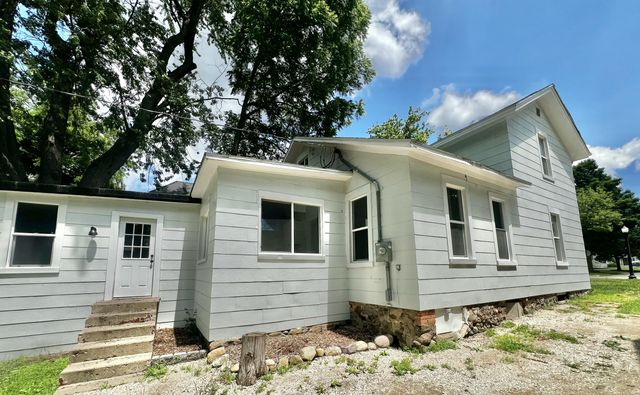 110 Hillsdale Street, Hillsdale City, MI 49242