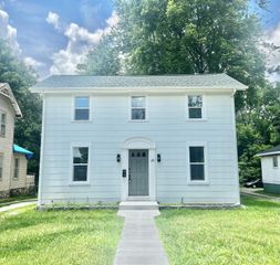 110 Hillsdale Street, Hillsdale City, MI 49242
