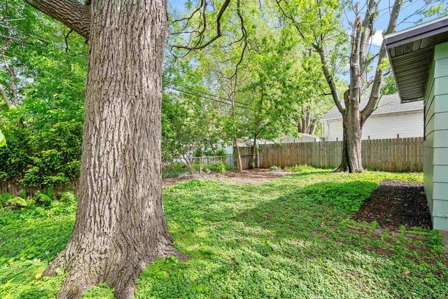 1322 BROAD STREET, Oshkosh, WI 54901