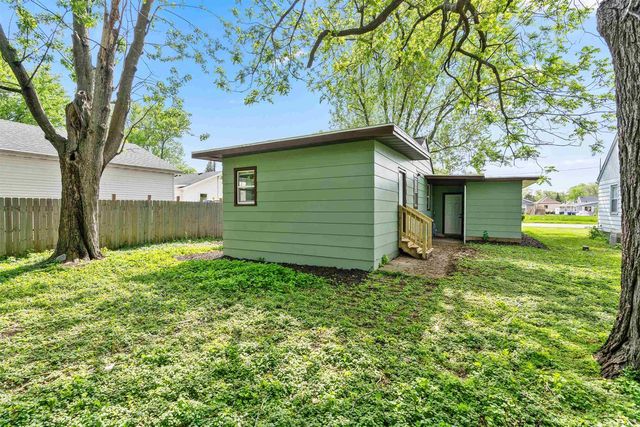 1322 BROAD STREET, Oshkosh, WI 54901