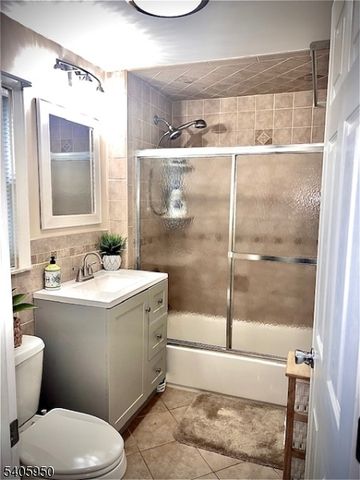 128 White Oak Ter, Belleville Twp., NJ 07109