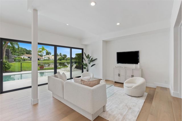 17892 Hampshire Ln, Boca Raton, FL 33498