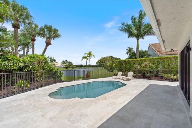 17892 Hampshire Ln, Boca Raton, FL 33498