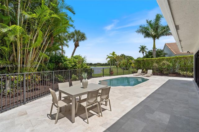 17892 Hampshire Ln, Boca Raton, FL 33498