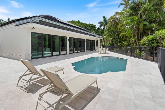 17892 Hampshire Ln, Boca Raton, FL 33498