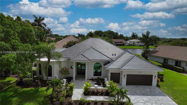 17892 Hampshire Ln, Boca Raton, FL 33498
