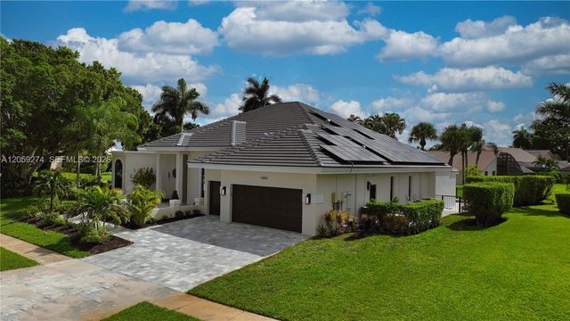 17892 Hampshire Ln, Boca Raton, FL 33498