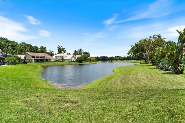 17892 Hampshire Ln, Boca Raton, FL 33498