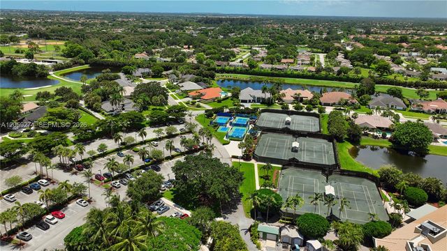 17892 Hampshire Ln, Boca Raton, FL 33498