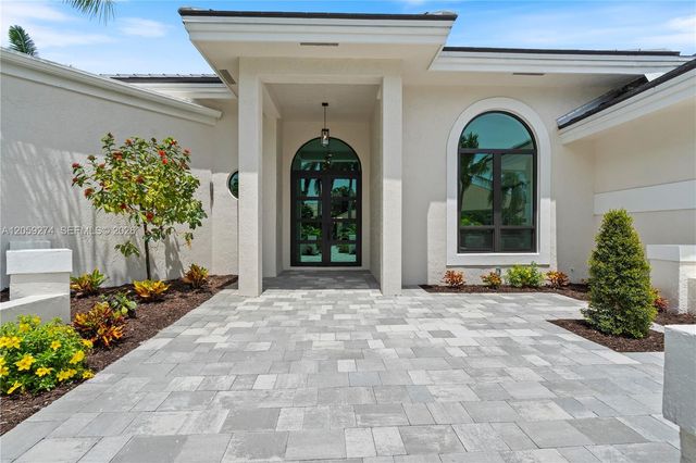 17892 Hampshire Ln, Boca Raton, FL 33498