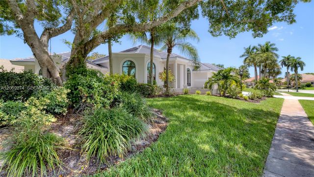 17892 Hampshire Ln, Boca Raton, FL 33498