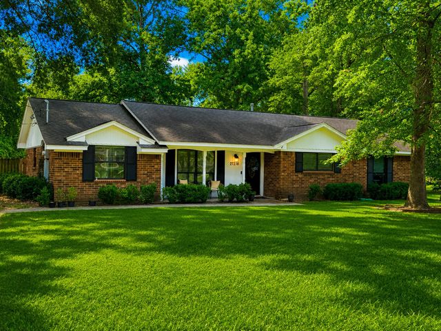 27216 Blueberry Hill Drive, Conroe, TX 77385