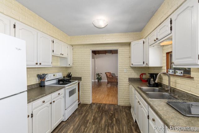 230 Creekview Drive, Battle Creek, MI 49037