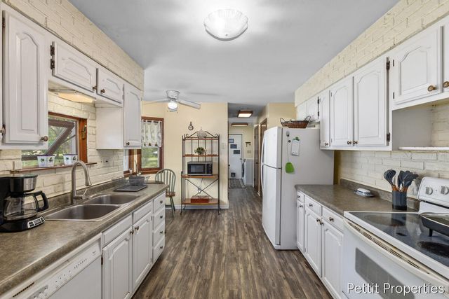 230 Creekview Drive, Battle Creek, MI 49037