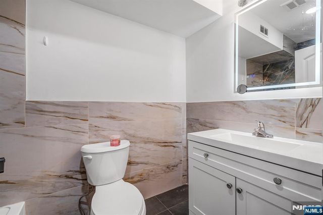 420 18th Avenue, Newark, NJ 07108