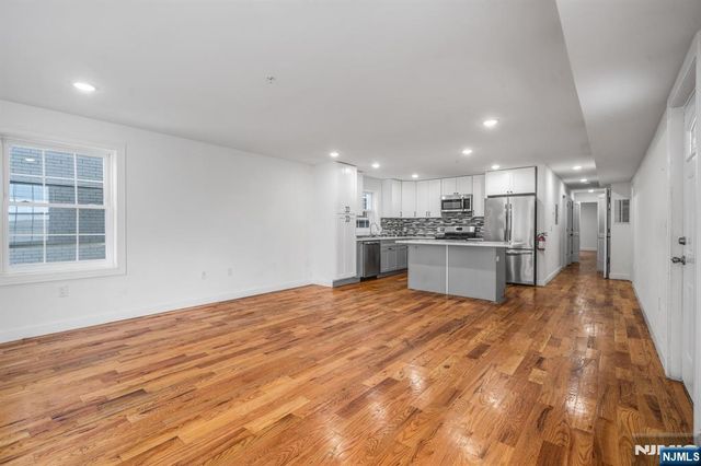 420 18th Avenue, Newark, NJ 07108