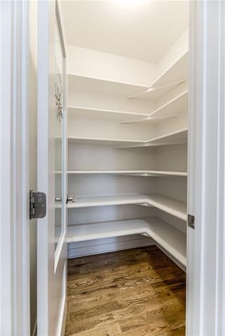 8141 N Farley Avenue, Kansas City, MO 64158