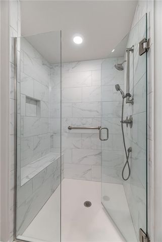 8141 N Farley Avenue, Kansas City, MO 64158