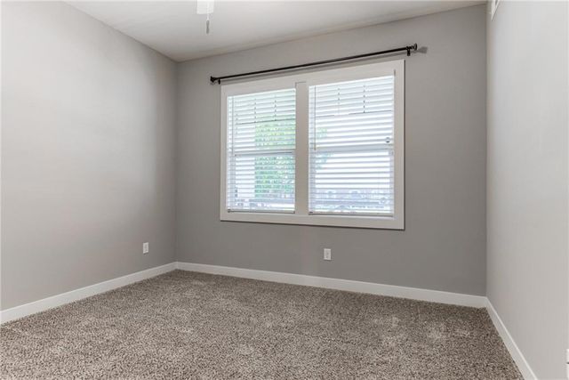 8141 N Farley Avenue, Kansas City, MO 64158