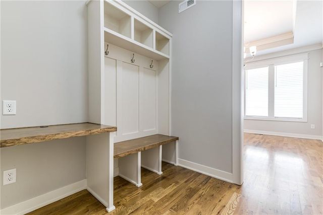 8141 N Farley Avenue, Kansas City, MO 64158