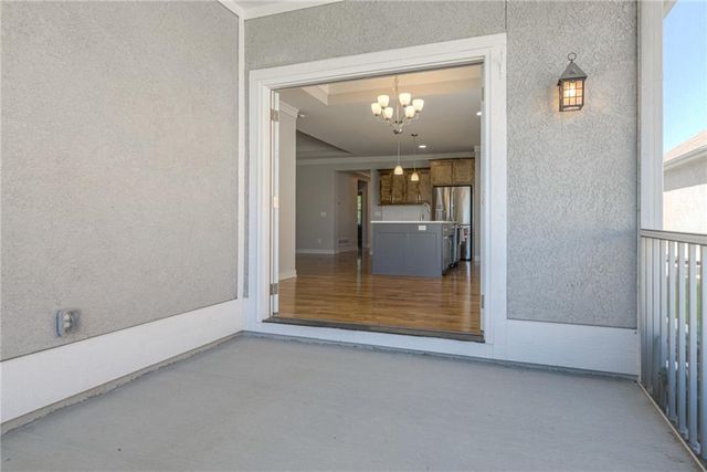 8141 N Farley Avenue, Kansas City, MO 64158