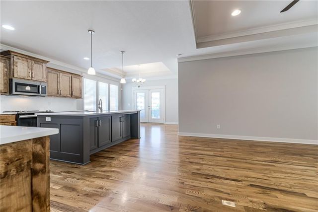 8141 N Farley Avenue, Kansas City, MO 64158