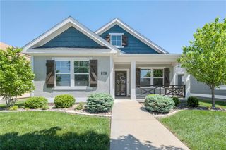 8141 N Farley Avenue, Kansas City, MO 64158