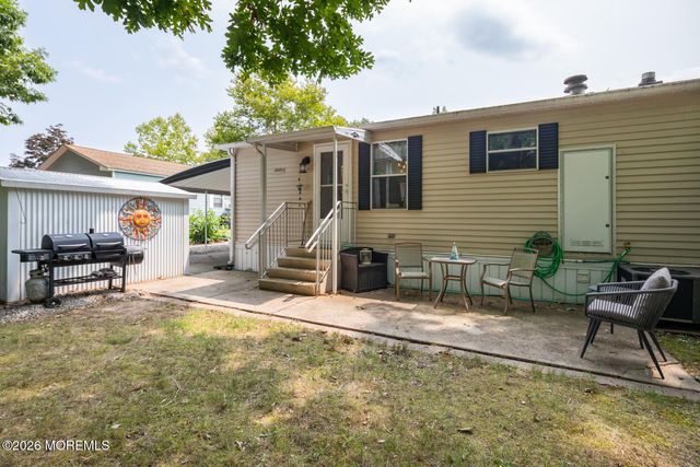 3 Warner Way, Toms River, NJ 08755