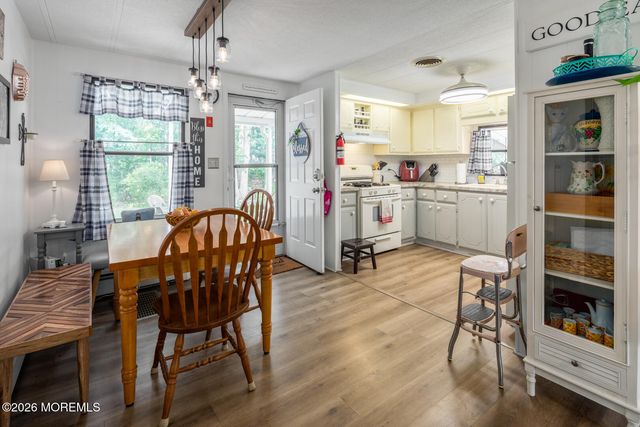 3 Warner Way, Toms River, NJ 08755