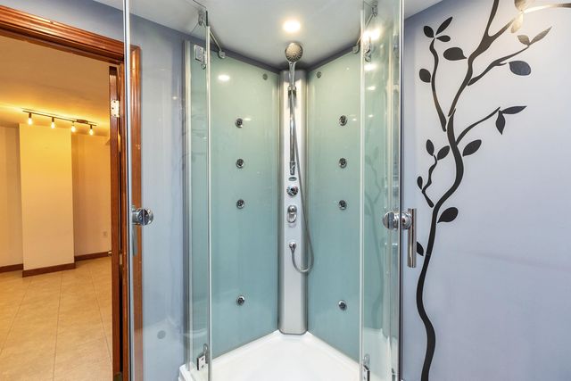 6 Buck Street, Nashua, NH 03060